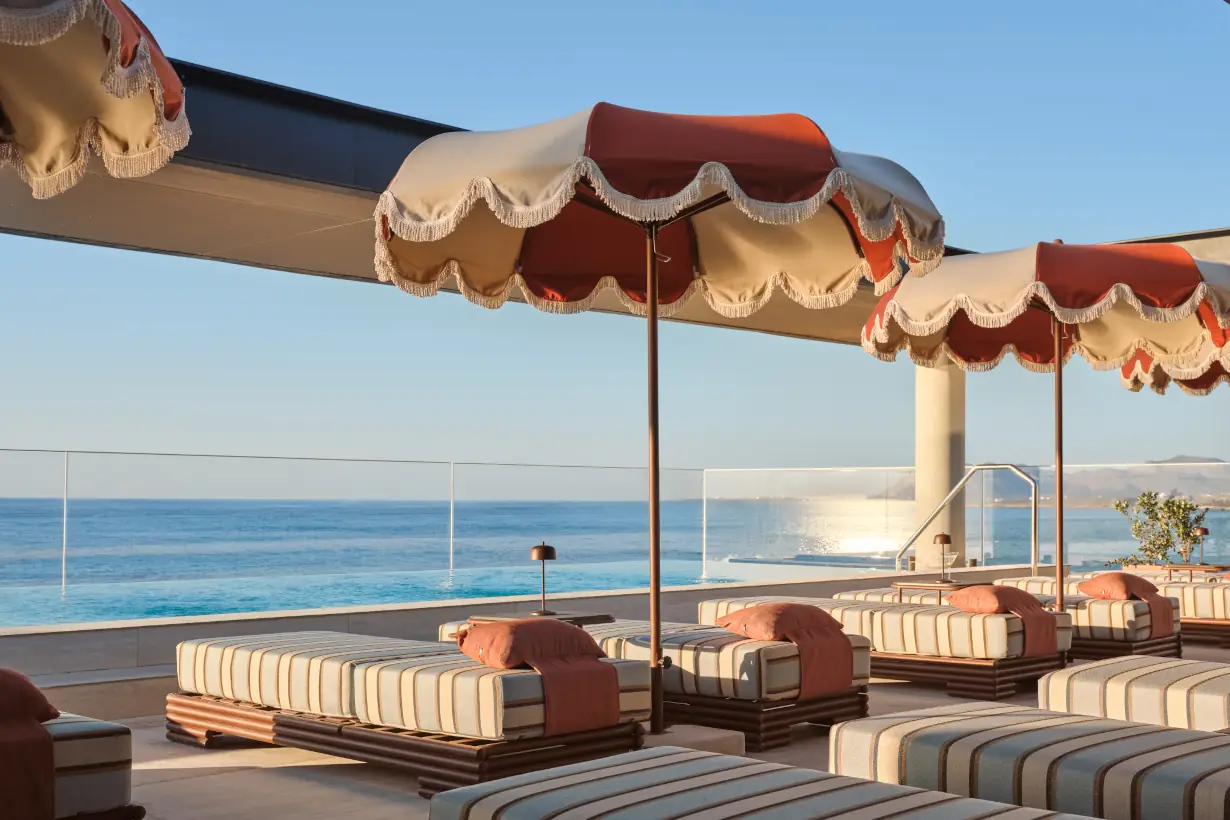 hiltonchania-celeste-02.webp
