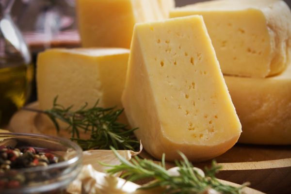 Von mild bis herzhaft: Käseprodukte aus Kreta