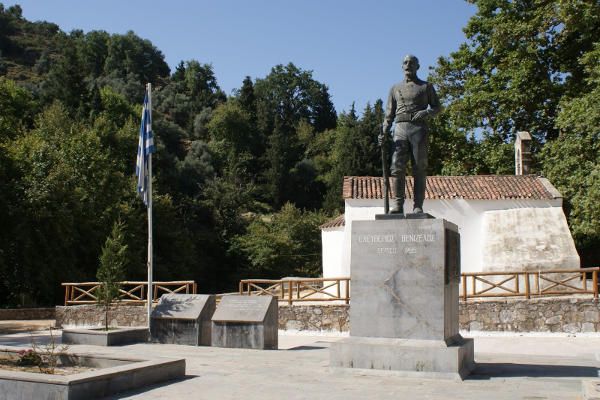 Denkmal für Eleftherios Venizelos in Therisso Chania Kreta